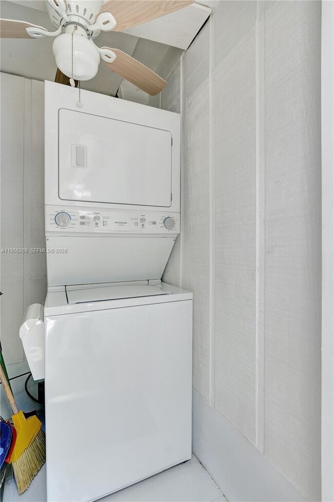 Building Photo - 1205 NW 3rd Ave