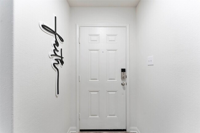 Building Photo - 408 Elaine Vly Dr