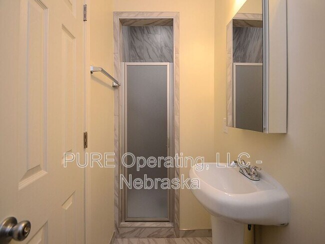 Building Photo - 3408 N 24th St