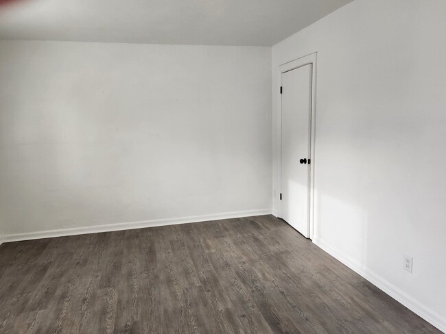 Building Photo - FOR RENT - PORTSMOUTH