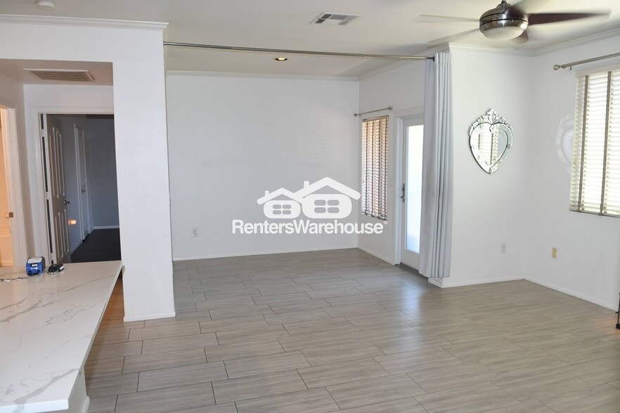 Building Photo - 16013 S Desert Foothills Pkwy