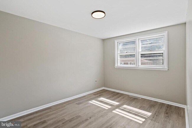 Building Photo - 934 Circle Dr
