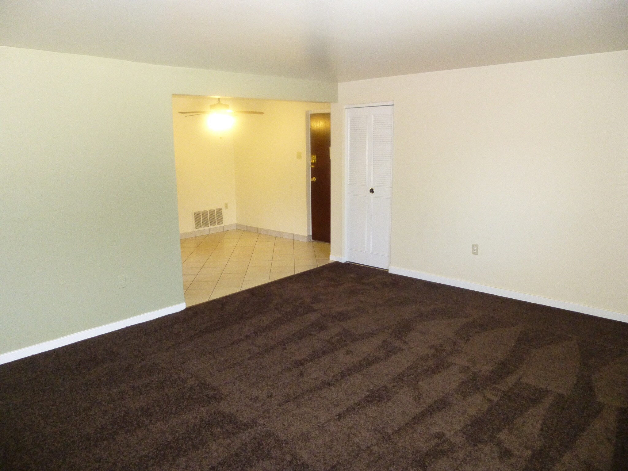Canterbury Court 235 W Chestnut St Washington PA 15301 Apartment Finder