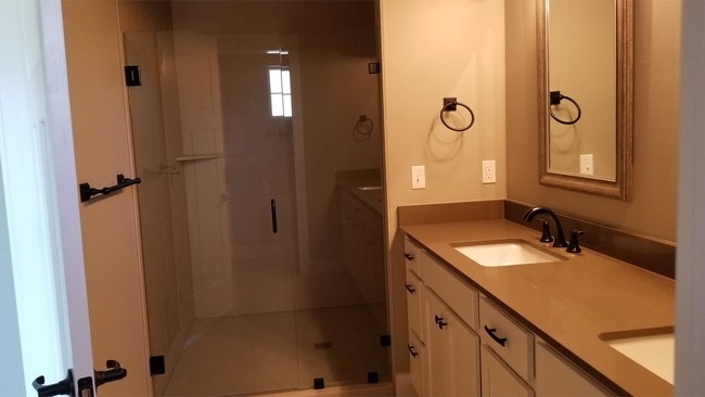 Building Photo - 2633 Park Creek Ave