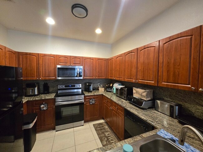 Building Photo - 1113 Shoma Dr