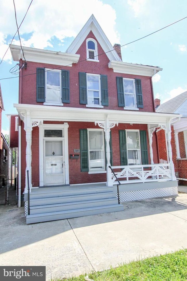 Building Photo - 315 W Martin St