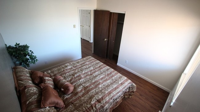 Building Photo - Slick Rock Apartments