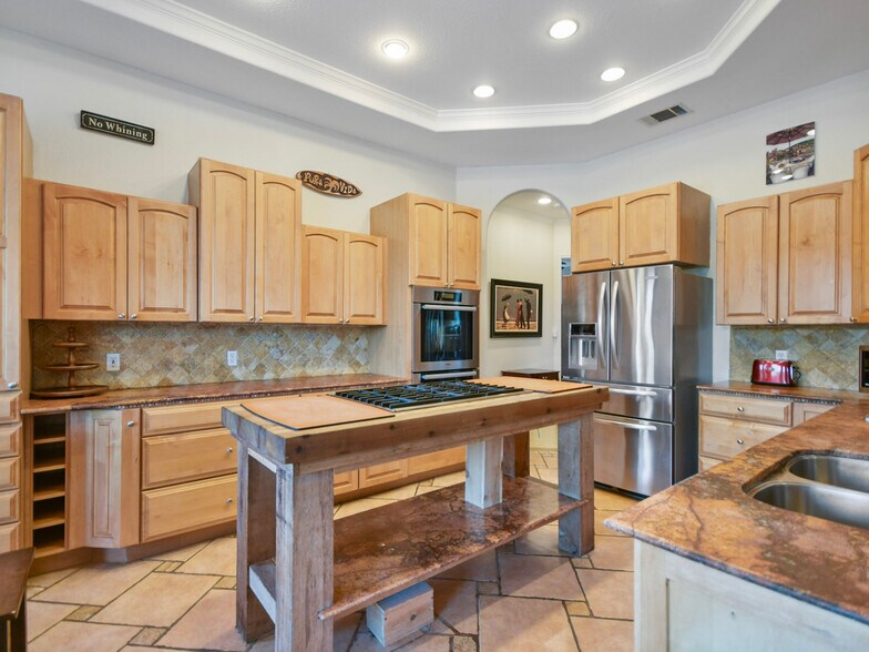 Building Photo - 4900 Canyon Ranch Trl