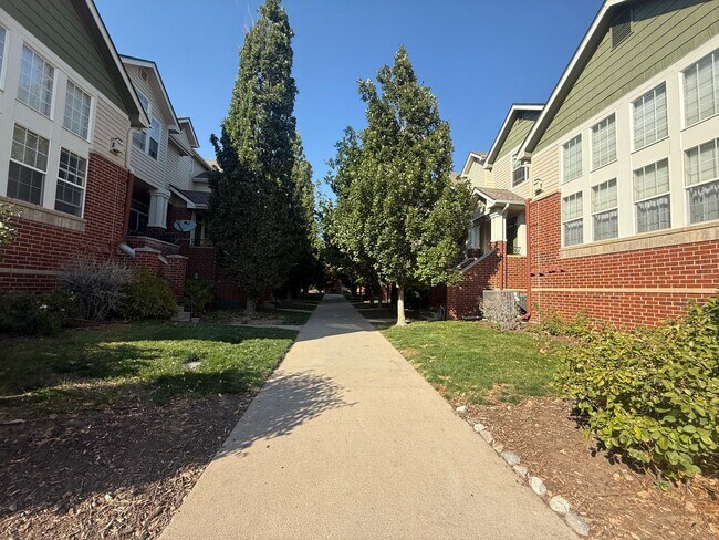 Building Photo - $O DEPOSIT OPTION. SPACIOUS 3-BEDROOM TOWNHOUSE IN KENSINGTON TOWNHOMES