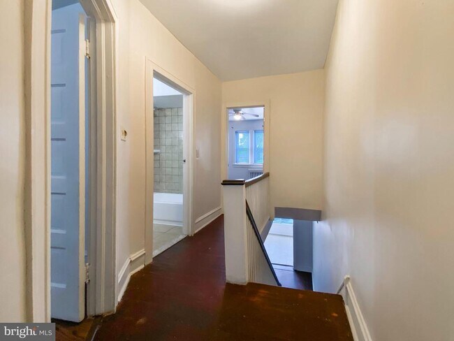 Building Photo - 5726 Florence Ave