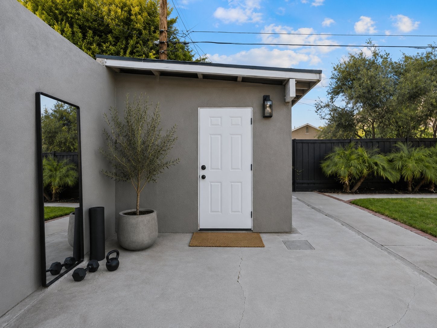 Building Photo - 17337 Emelita St