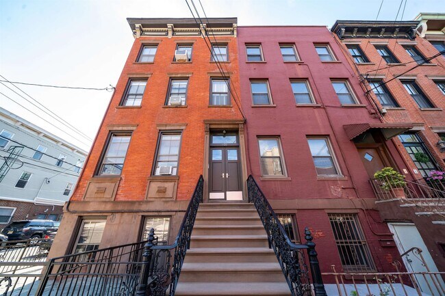 Building Photo - 800 Bloomfield St