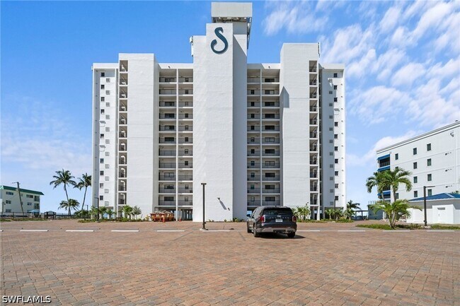 Building Photo - 6400 Estero Blvd