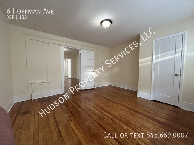 Building Photo - Beautiful and Newly Updated 1st Floor Apar...