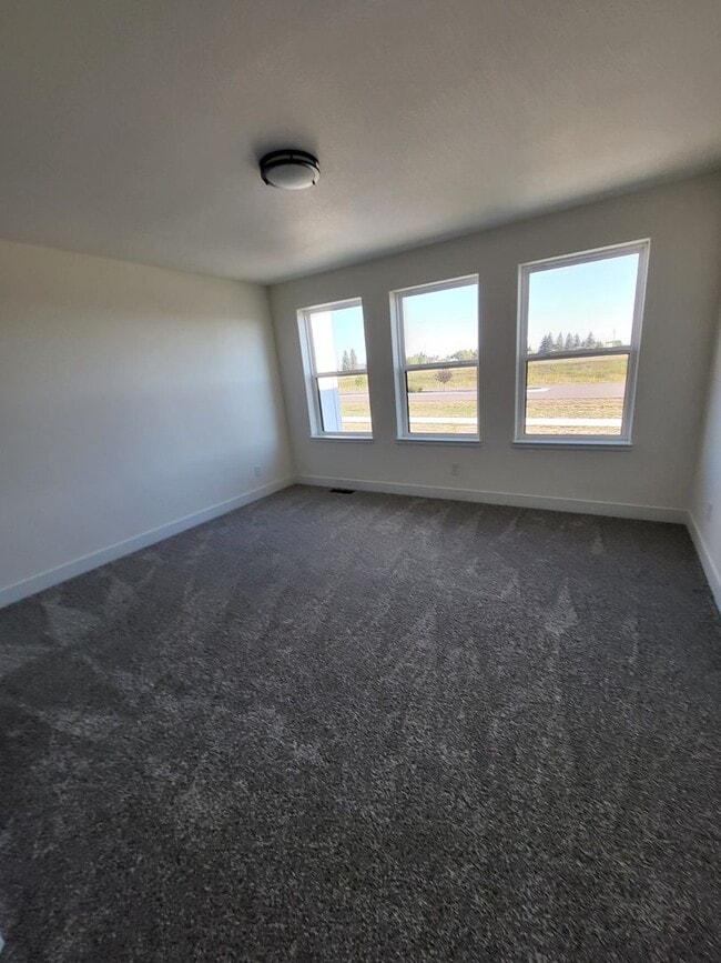 Building Photo - Beautiful Newly Built 3 Bedroom 2.5 Bath Townhome In Sweetgrass!!!!!