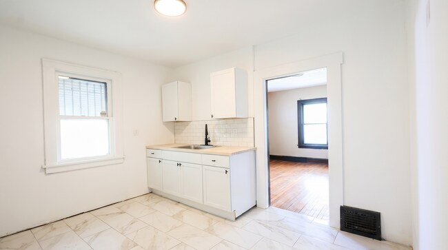 Building Photo - Bright, Beautiful  Single Family Move-In Ready | Section 8 and EDEN welcomed