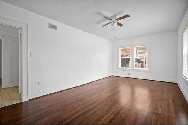 Building Photo - 2421 Isabella St