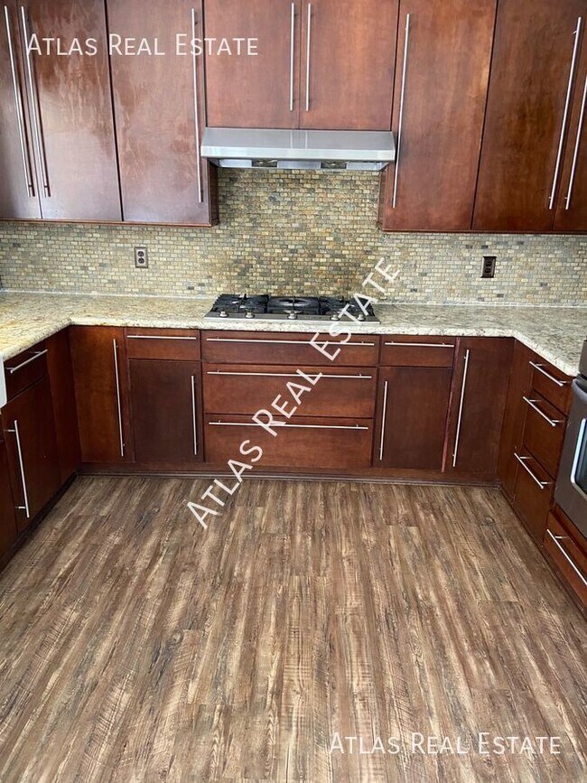 Building Photo - 2363 W Hemlock Court