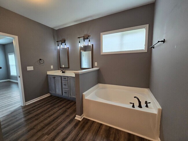 Building Photo - 3712 Badin Lake Ln