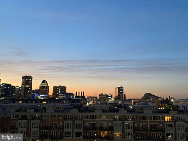 Building Photo - 100 Harborview Dr