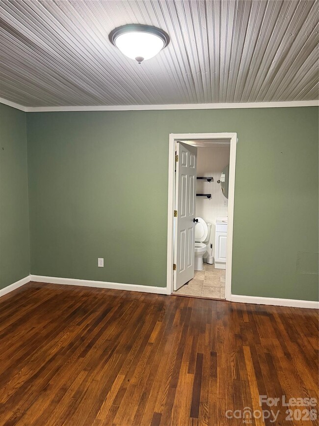 Building Photo - 31 Carolina Ave