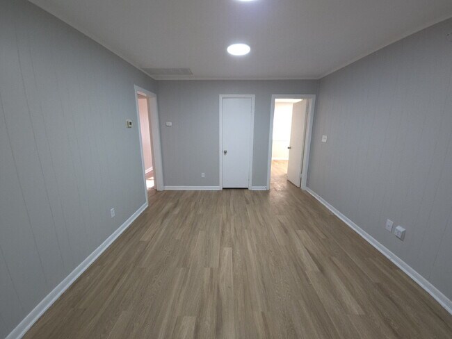 Building Photo - Charming 3-Bedroom Home with Bonus Room in Midwest City, OK!