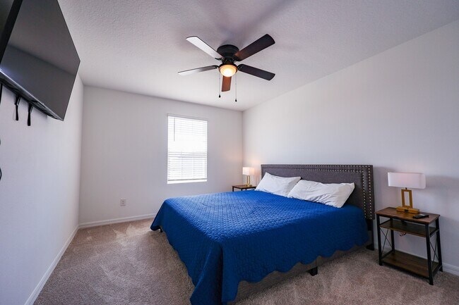 Building Photo - 2318 Lancashire St