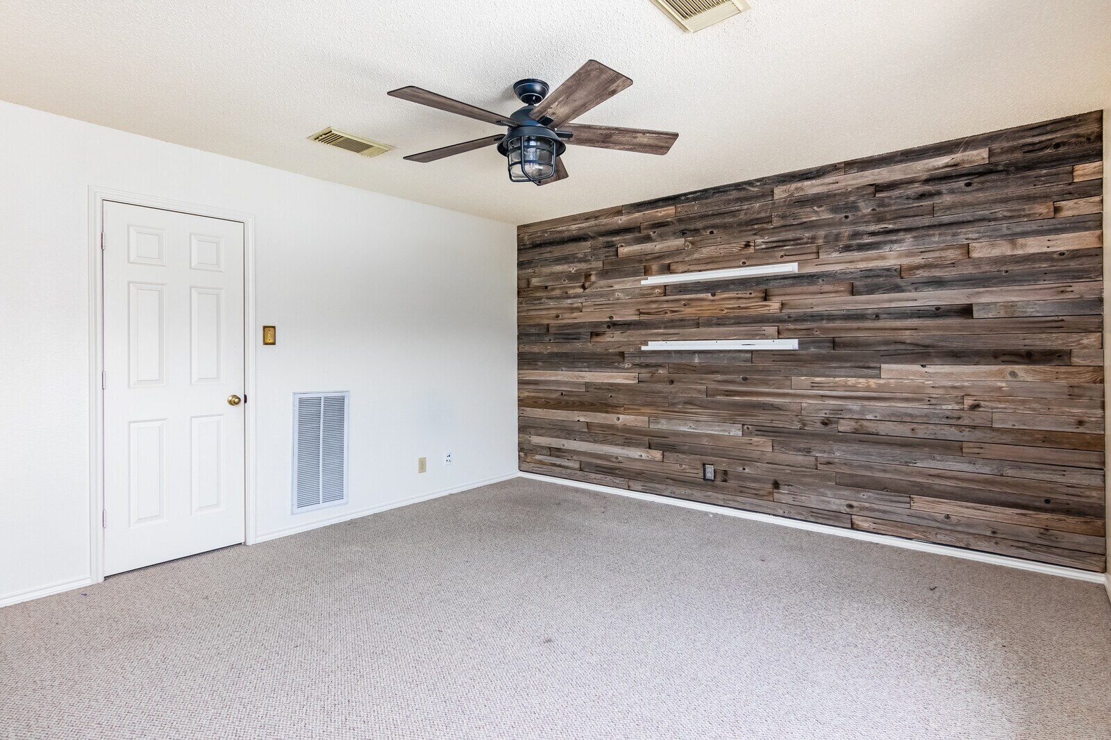 Building Photo - 22046 Pelican Edge