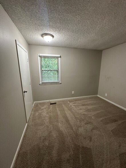 Building Photo - 8020 N Garfield Ave
