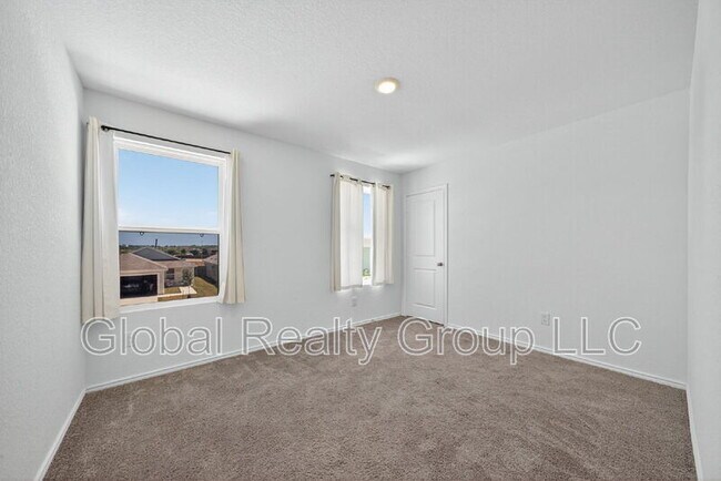 Building Photo - 10716 Sweepback Trl