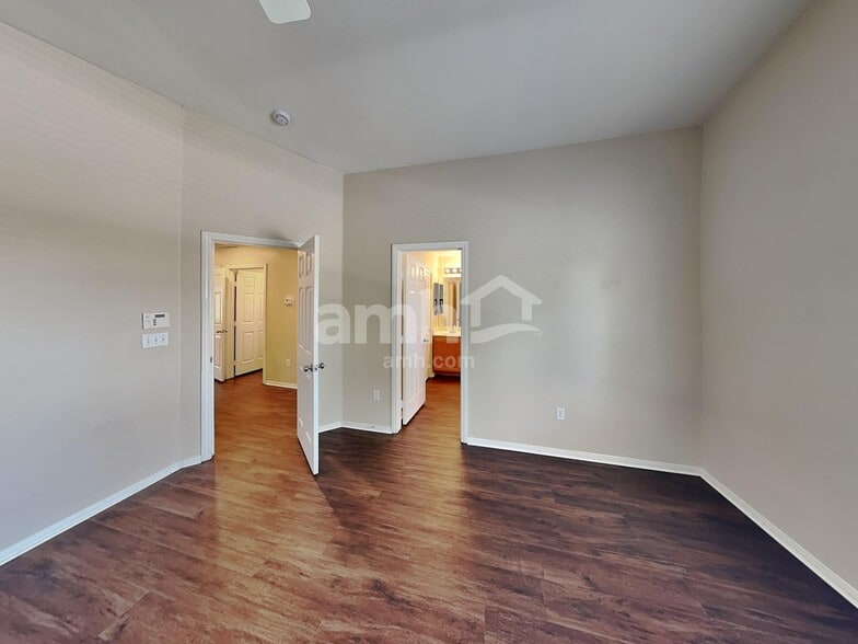 Building Photo - 7280 Mosaic Terrace St
