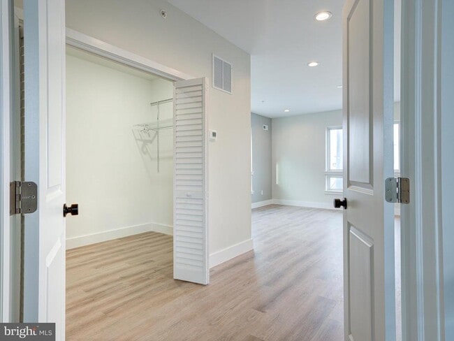 Building Photo - 630 Moyer St