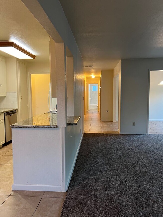 Building Photo - 2409 Riedel Way