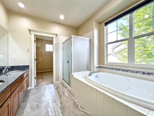 Building Photo - 4653 Bethany Ct