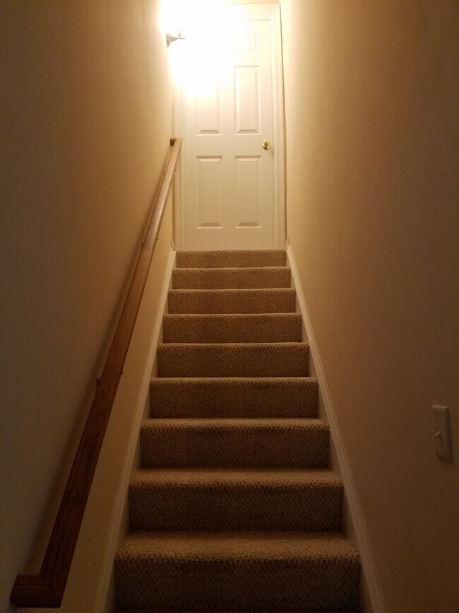 Building Photo - Beautiful transitional 4 bedroom brick rancher on quiet street just off of Hull Street/Genito Roa...