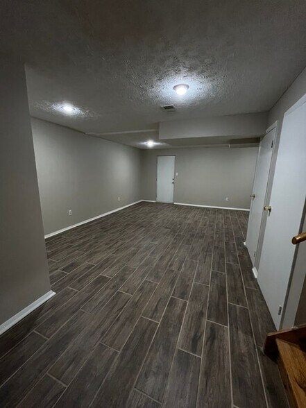 Building Photo - 8929 Harkate Way