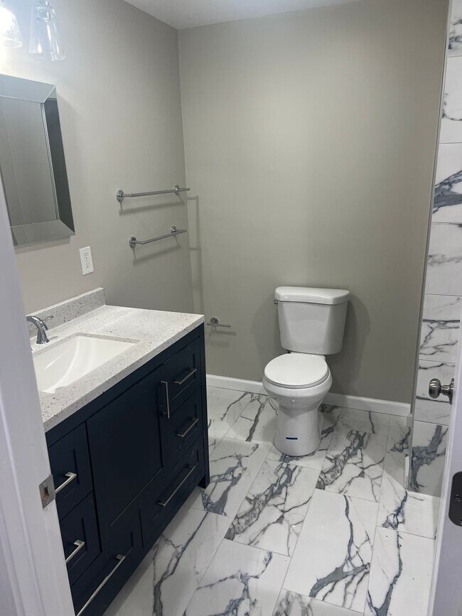 Building Photo - fully renovated 3 bedroom