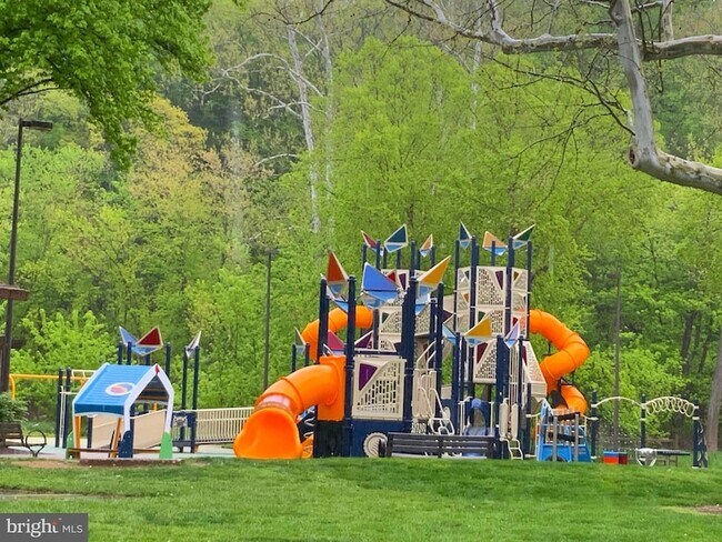 Building Photo - 5763 Hawk Ridge Rd