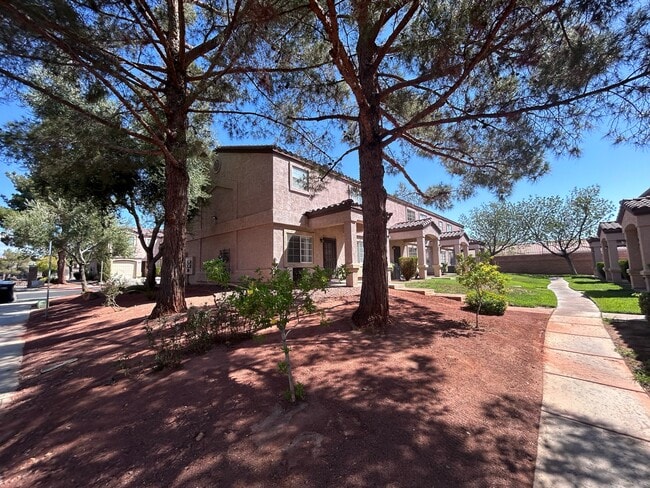 Building Photo - 2501 Sierra Luna Ave