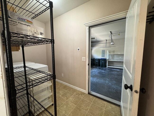Building Photo - 4467 Castlerock Dr