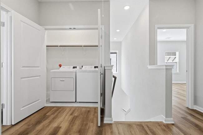 Building Photo - 9912 A Clark Rd