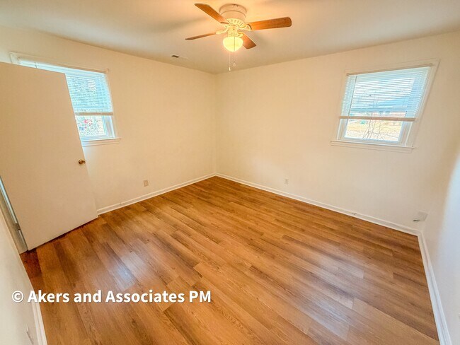 Building Photo - 3 Prestbury Dr