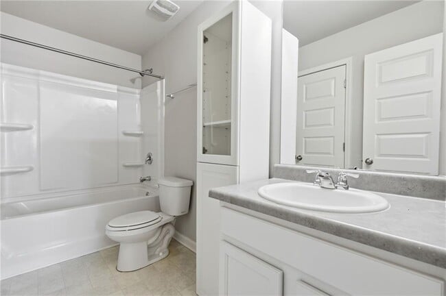 Building Photo - 3237 Cedar Crest Way