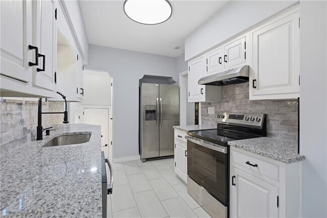 Building Photo - 3891 Beechwood Blvd