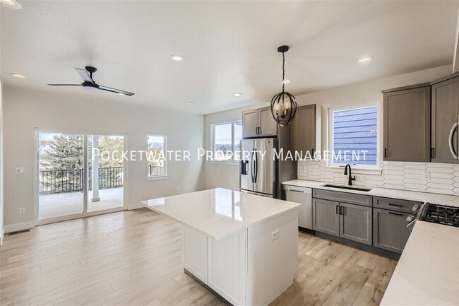 Building Photo - 1353 Baker St