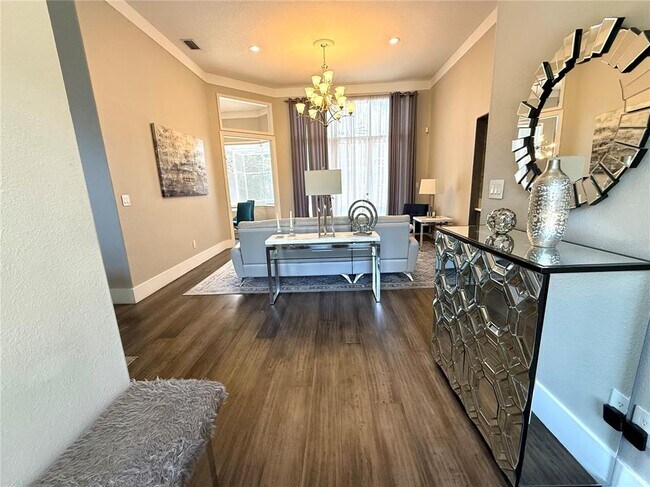 Building Photo - 2113 Grove Point Ln