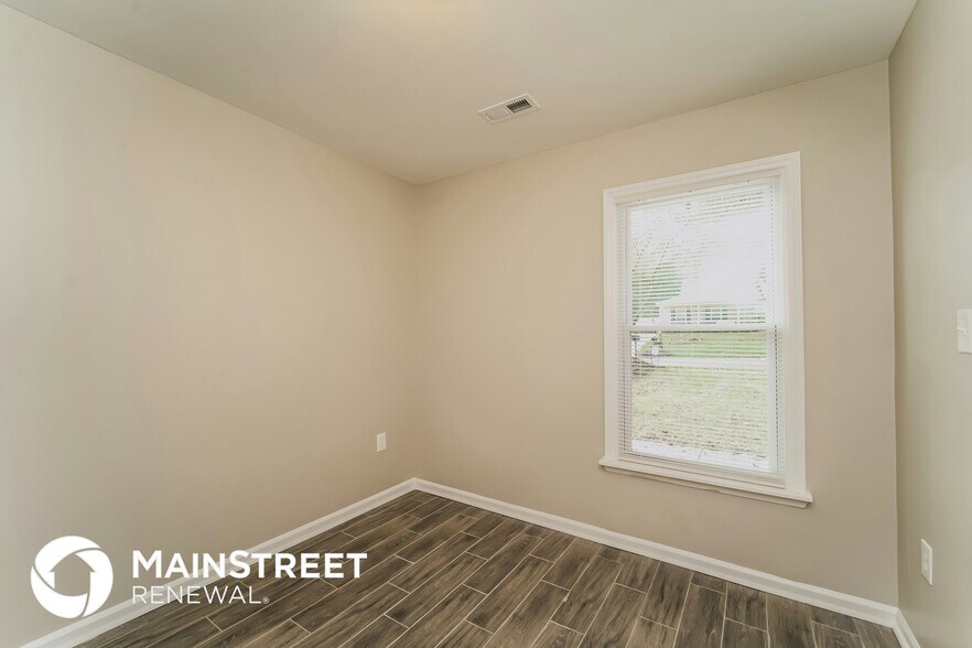 Building Photo - 8217 Meadowdale Ln