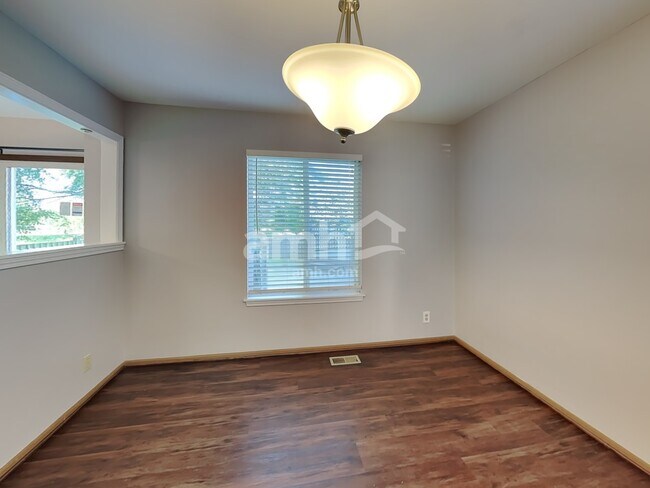 Building Photo - 20947 Barrington Ln