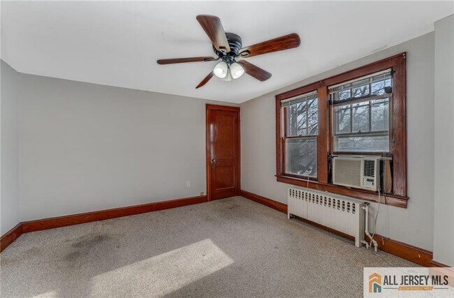 Building Photo - 39 S Lincoln Ave