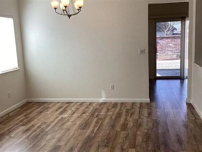 Building Photo - DREAM HOME